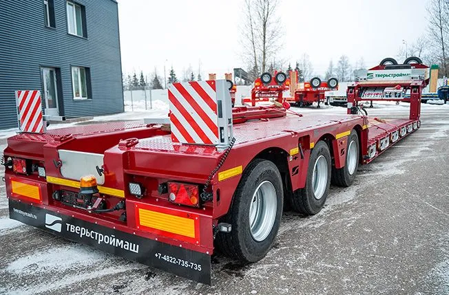 Яркий представитель серии Front: полуприцеп 993931-F35