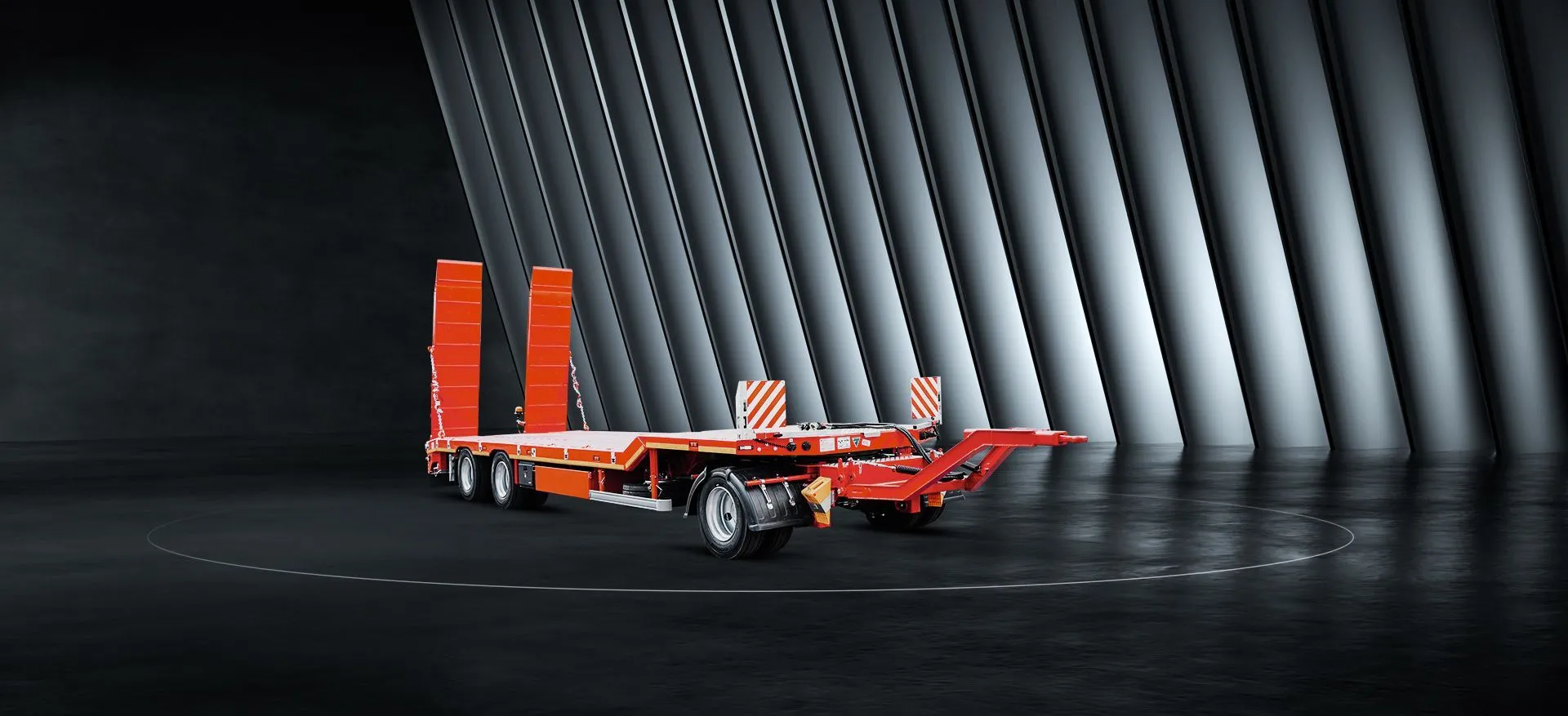 Низкорамный прицеп 83403-TS25